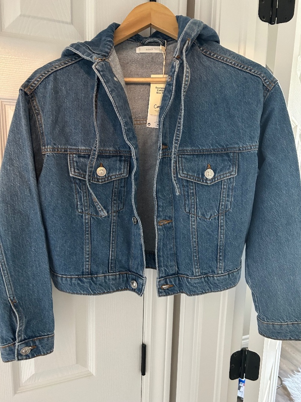 Mango's women's cropped denim hooded jacket NWT